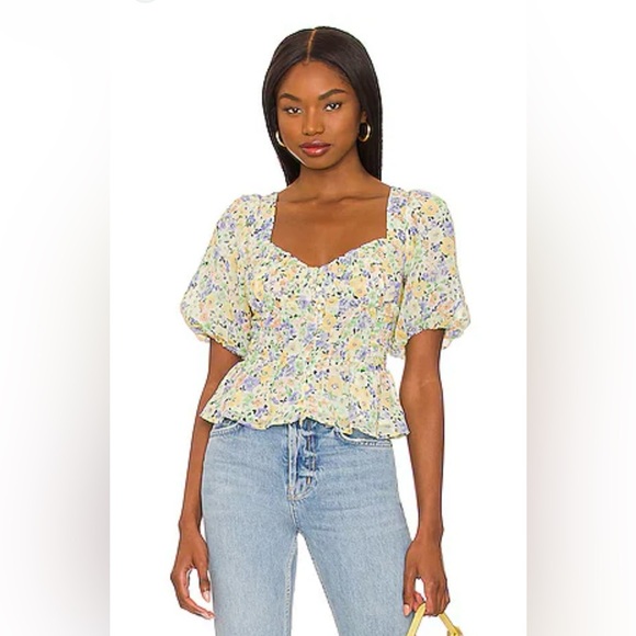 REVOLVE Tops - ASTR THE LABEL Clairemont Top in Yellow Green Floral puff sleeve crop XS revolve